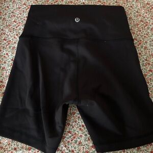 Lululemon Wunder Under Black Biker shorts. Very lightly worn.